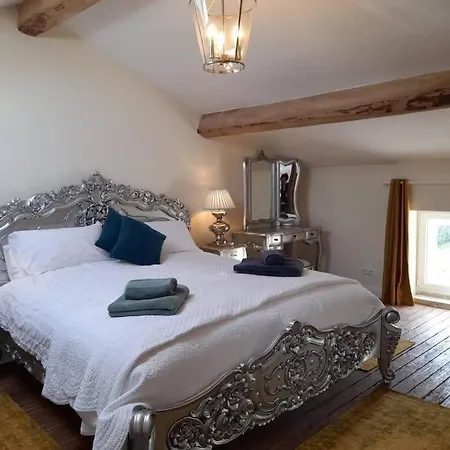 Tres Jolie Bernay-Saint-Martin