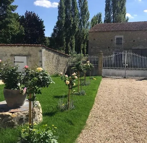 Très Jolie Hébergement de vacances Bernay-Saint-Martin