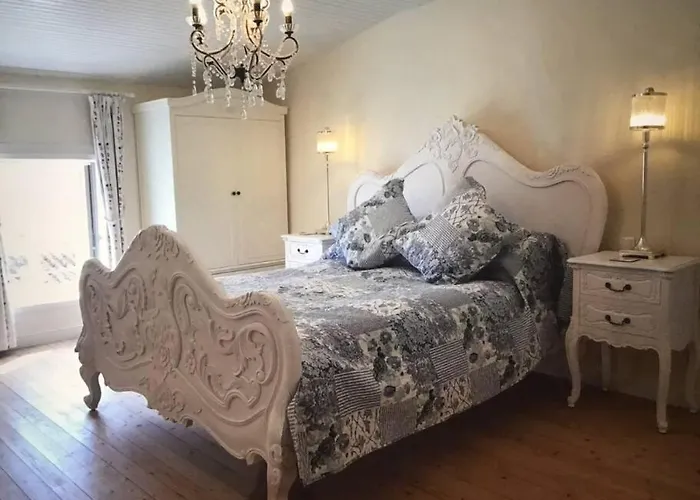 Très Jolie Hébergement de vacances Bernay-Saint-Martin